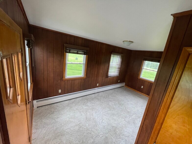 Building Photo - 60 Bloomingrove Dr