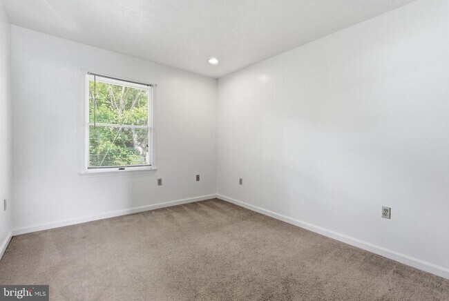 Building Photo - 830 Locust St