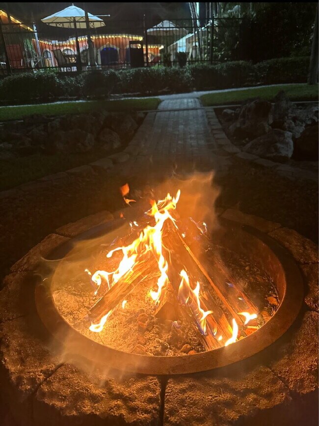 Building Photo - 2755 Via Capri