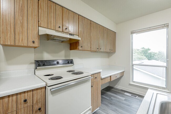 Building Photo - 3408 Gail Dr