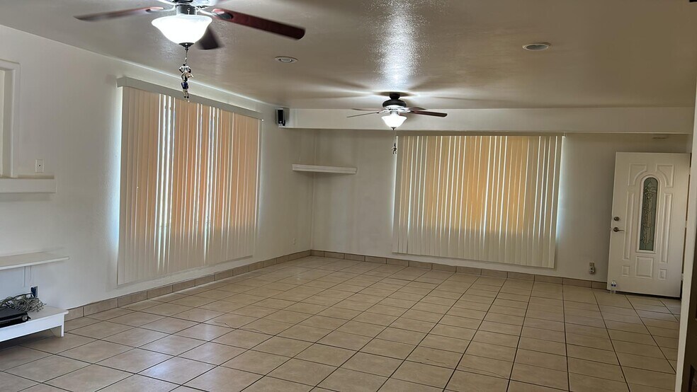 Building Photo - 1175 Avenida Gandara