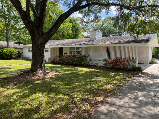 Primary Photo - 754 Westbrook Dr