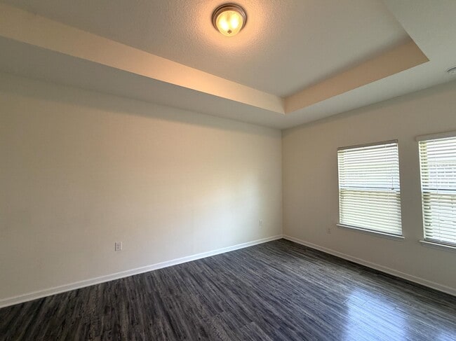 Building Photo - 316 Merlin Ct