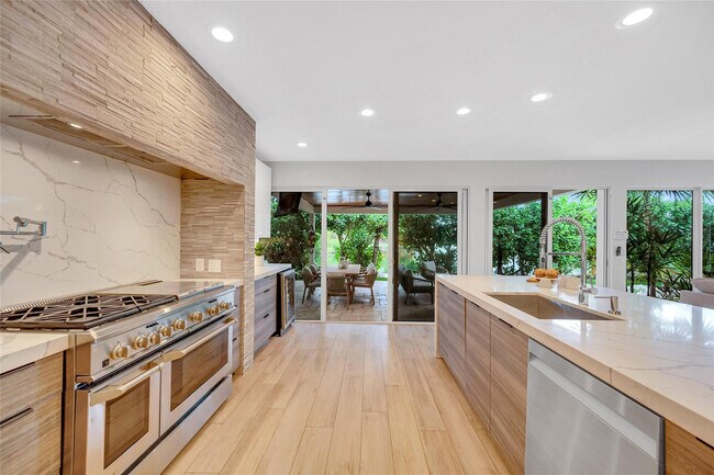 Building Photo - 1606 NE 18th Ave