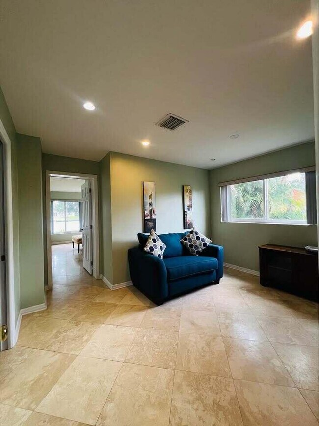 Building Photo - 7834 Edgewater Dr