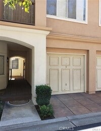 Building Photo - 2749 Dietrich Dr