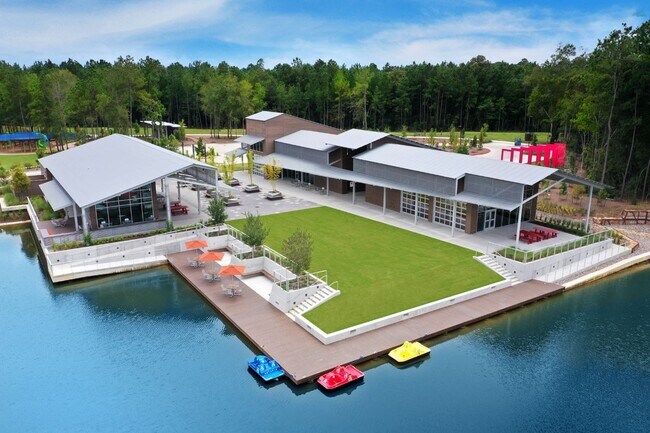 Building Photo - 15006 La Strada Dr