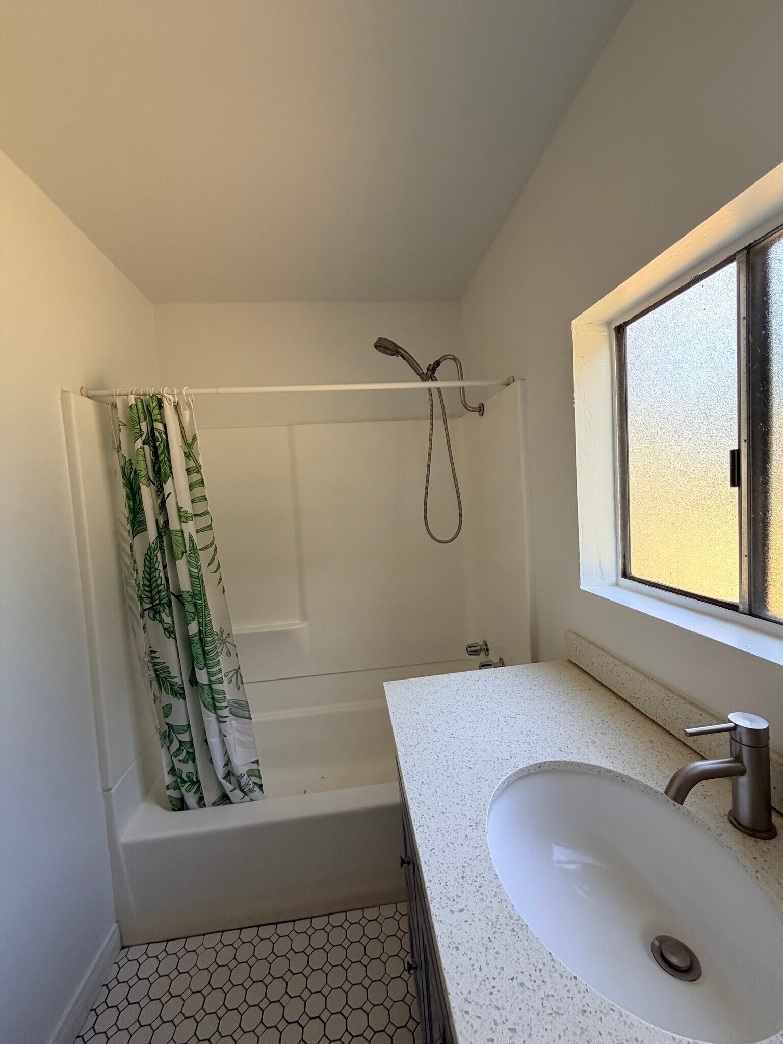 Building Photo - 869 Lincoln Ave