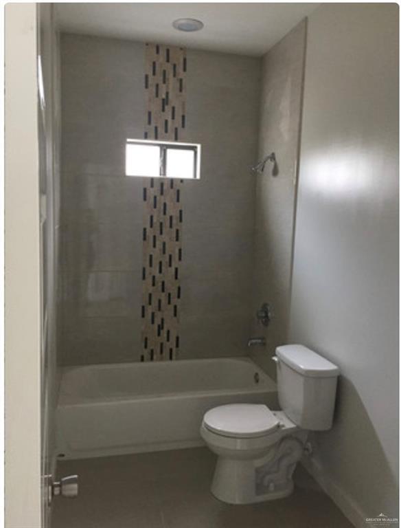 Building Photo - 1219 White Oak Dr