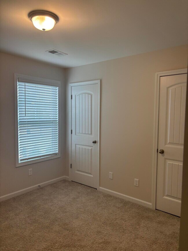 Building Photo - 1785 Snead Dr