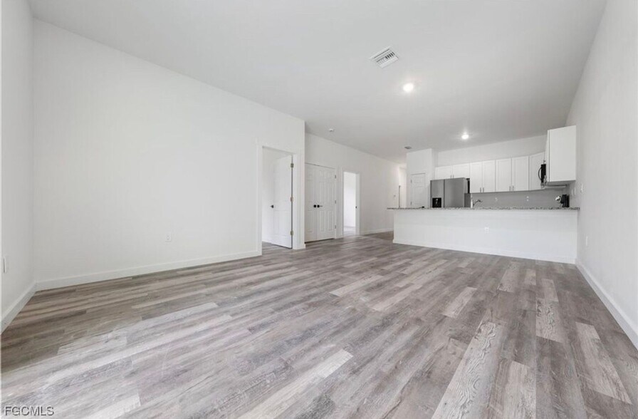 Building Photo - 1025 Meadow Rd