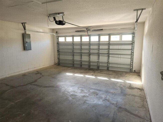 Building Photo - 709 Cockatoo Ct