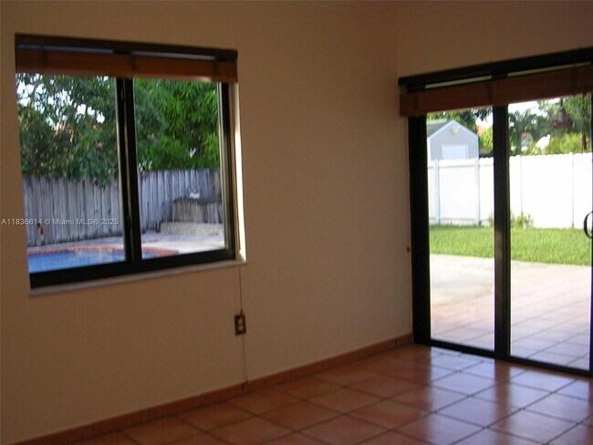 Building Photo - 14765 Kendale Lakes Blvd