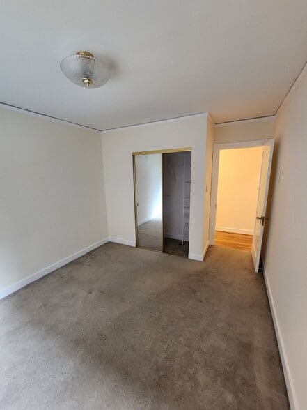 Building Photo - 2317 10th Ave E