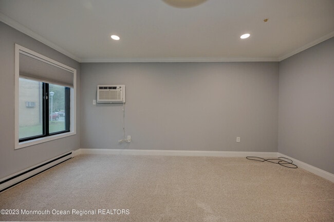 Building Photo - 58 Amberly Dr