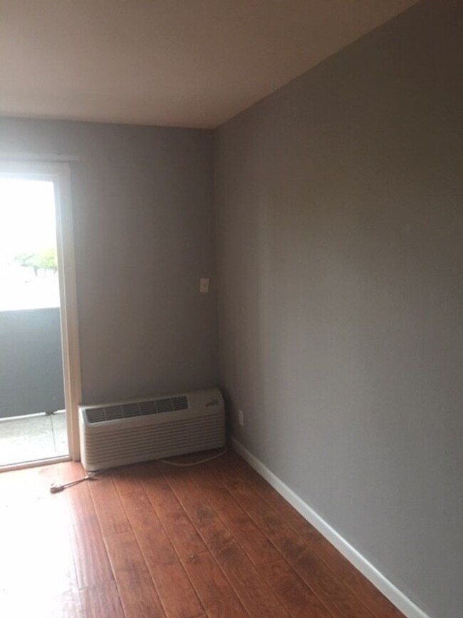 Building Photo - 1125 Lacey Ln