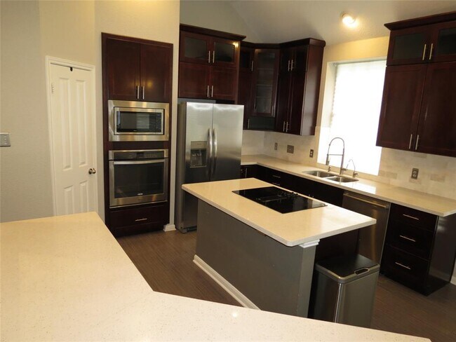 Building Photo - 4008 Sable Oaks Dr