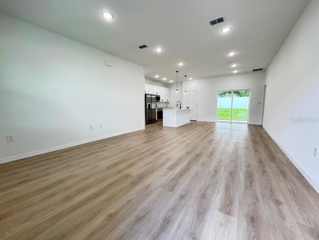 Building Photo - 10020 N Deltona Blvd