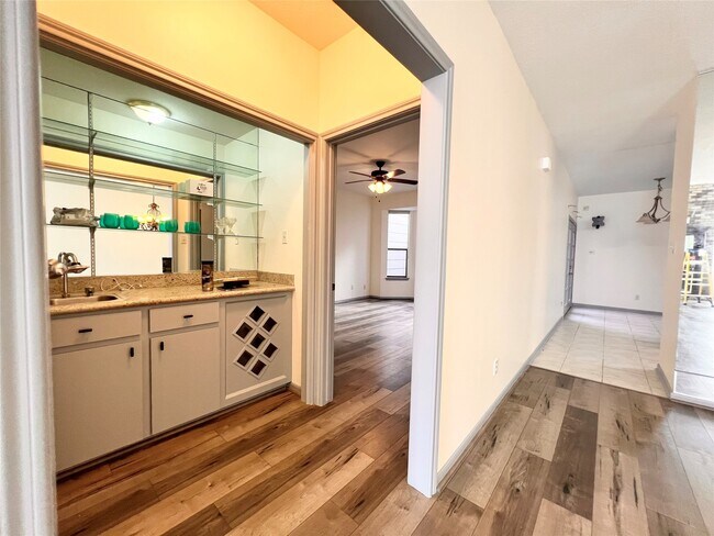 Building Photo - 727 Bunker Hill Rd