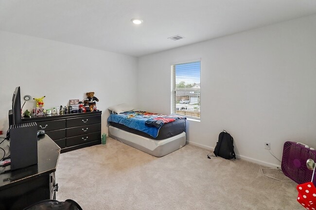 Building Photo - 2107 Fisher Bnd Dr