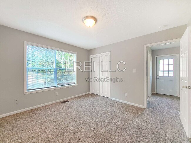 Building Photo - 1504 Haskin Ave