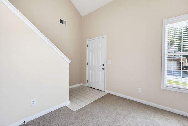 Building Photo - 181 Stoneforest Dr