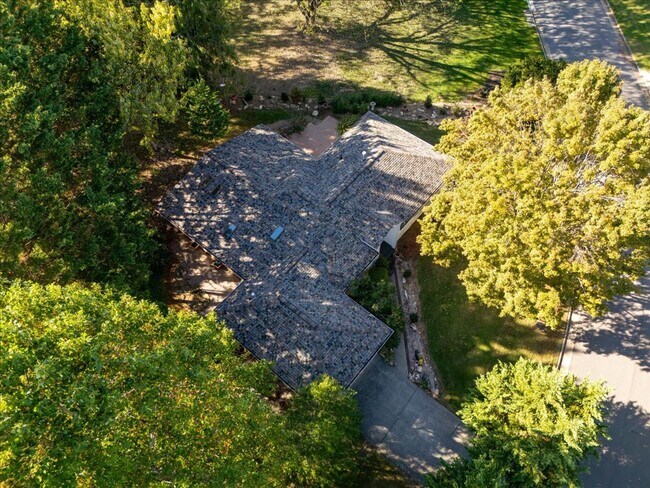 Building Photo - 1102 Mourning Dove Dr