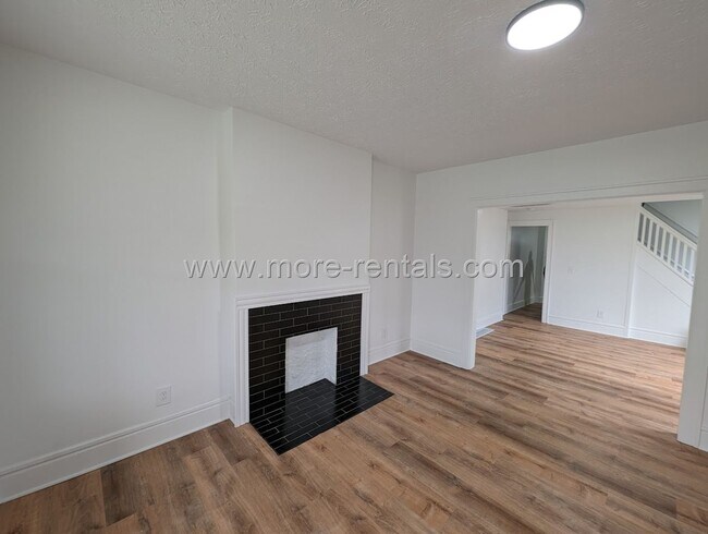 Building Photo - 1237-1239-1239 Atcheson St