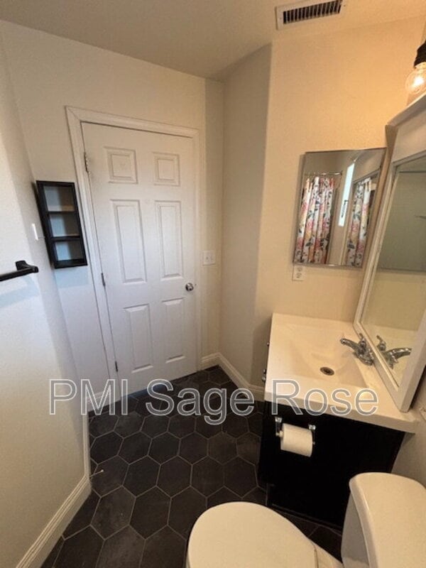 Building Photo - 3127 Sterling Ridge Cir