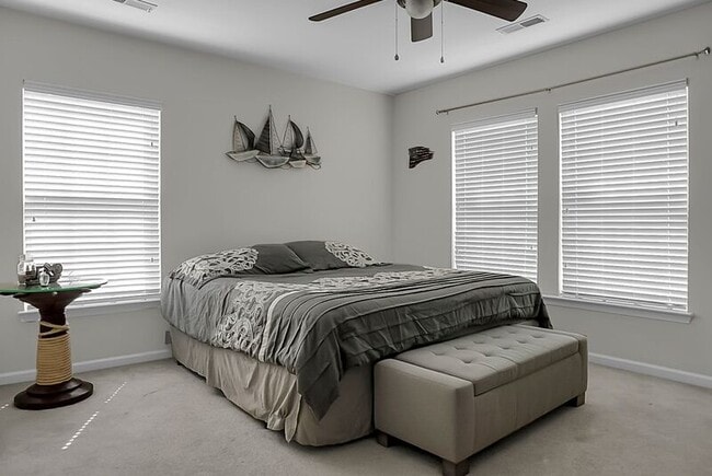 Building Photo - 334 Albrighton Way