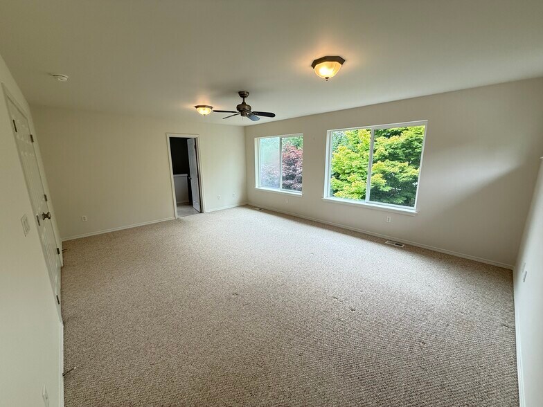 Master bedroom - 24803 SE 19th St