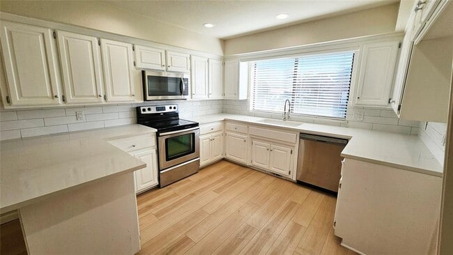 Building Photo - 11921 Shady Trail Ln