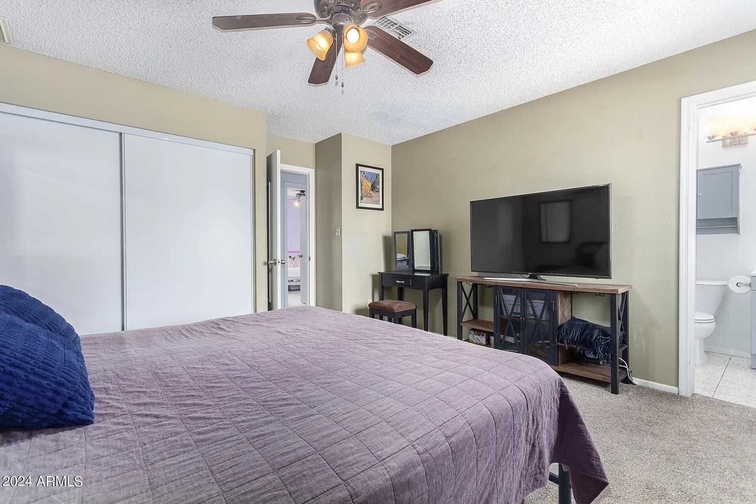 Building Photo - 716 E Hackamore St