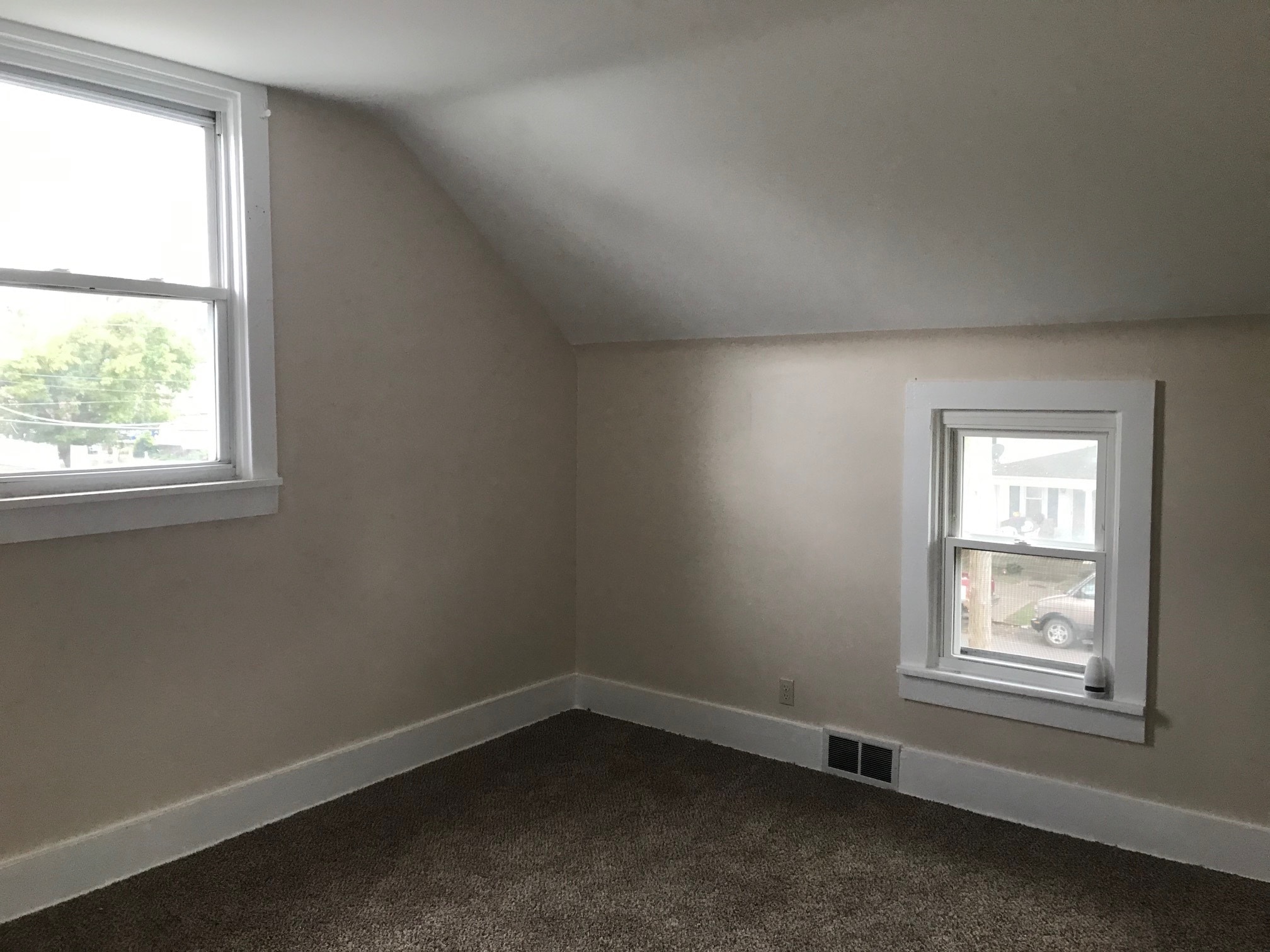 Second bedroom - 502 E Mulberry St