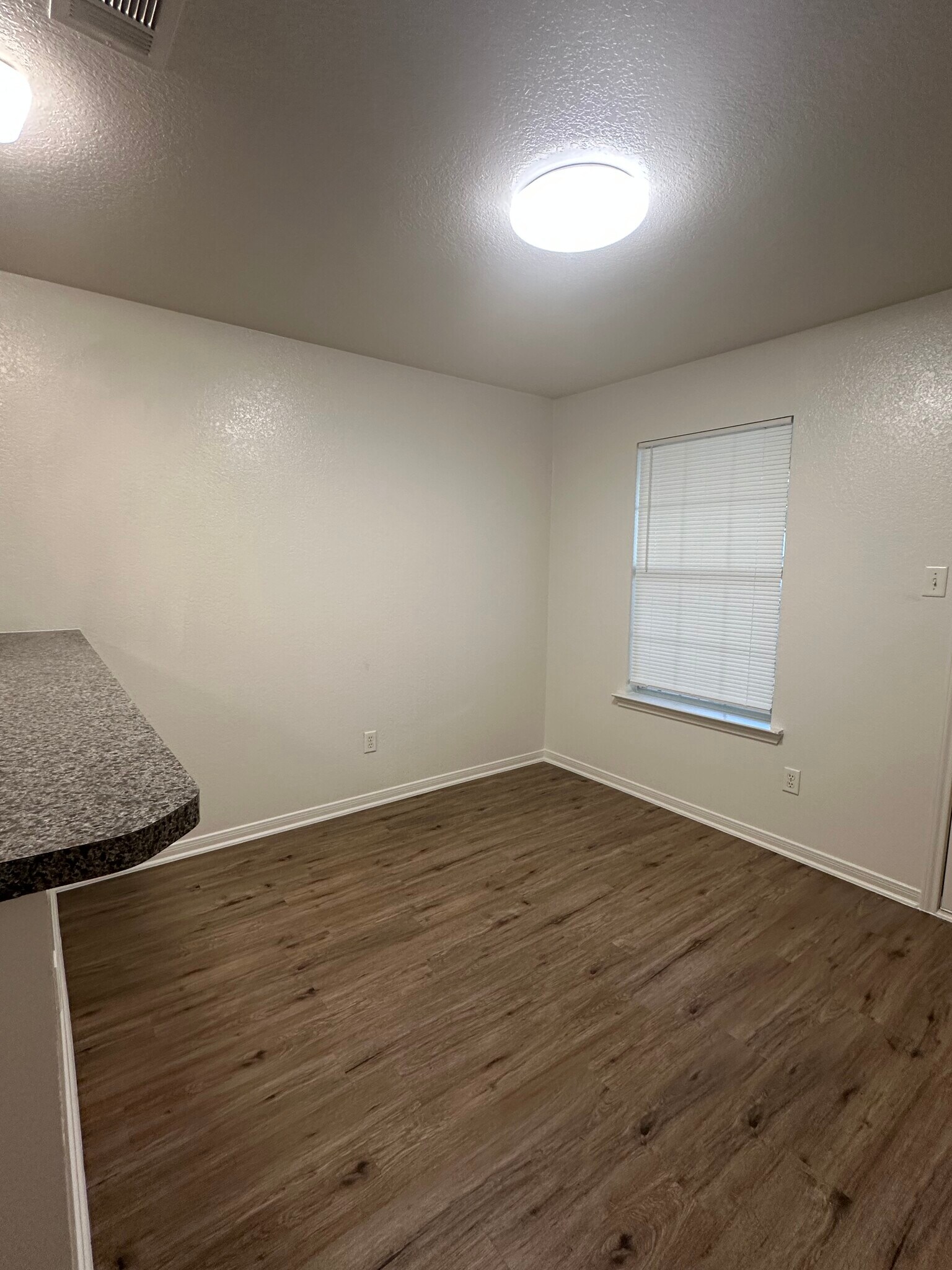 Building Photo - 304 N Ann Blvd