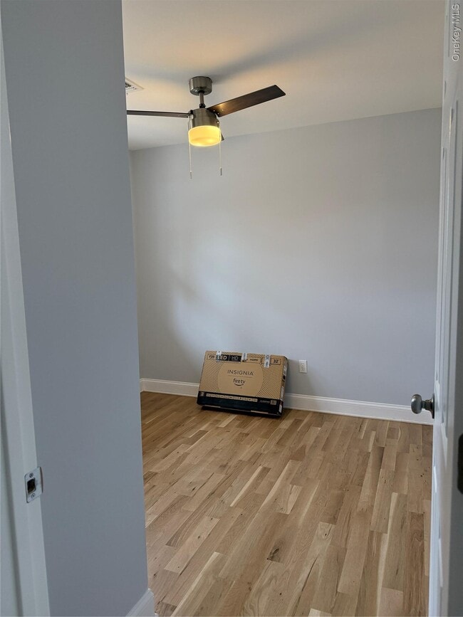 Building Photo - 165 Lynbrook Dr