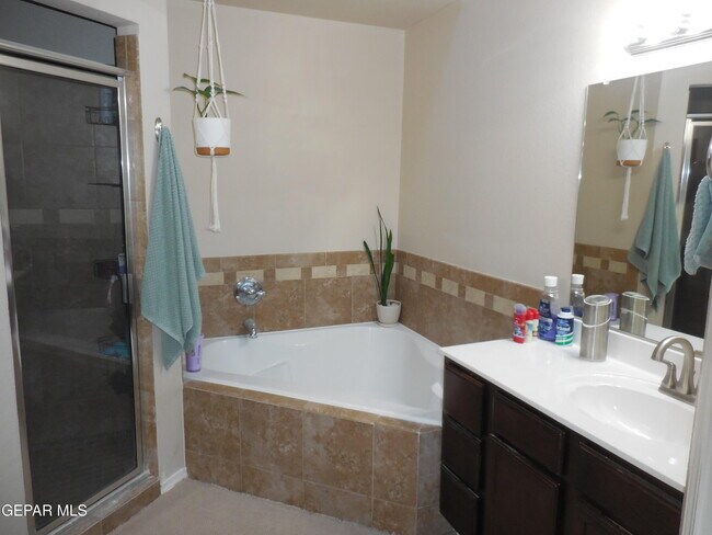 Building Photo - 12572 Paseo Lindo Dr