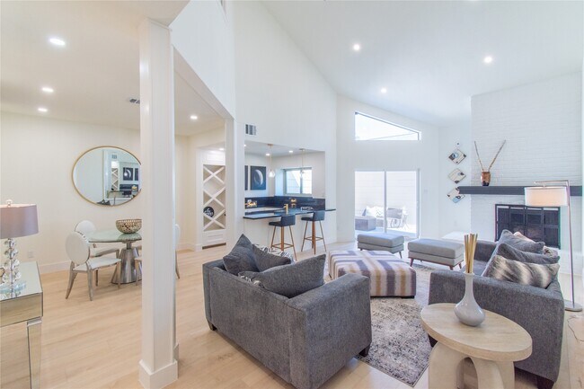 Building Photo - 727 Bunker Hill Rd