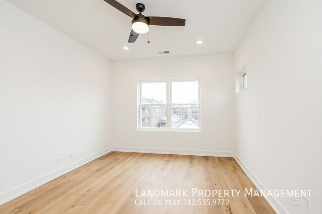 Building Photo - 1726 W Cullerton St