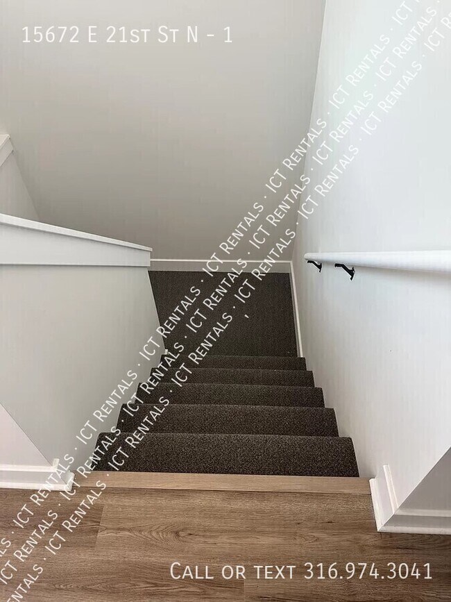 Building Photo - 15672 E 21st St N