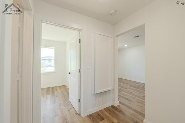 Building Photo - 103 Margaret St