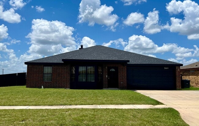 Building Photo - Spacious 4-Bedroom Home with Designer Touc...