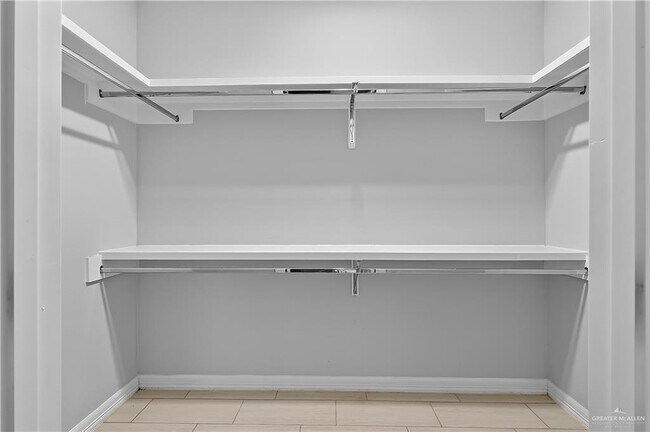 Building Photo - 16 Spanish Oak Dr