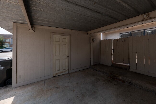 Building Photo - 8486 Ariel St