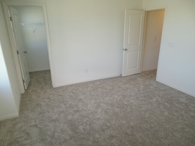 Building Photo - 2929 Gallarate Dr