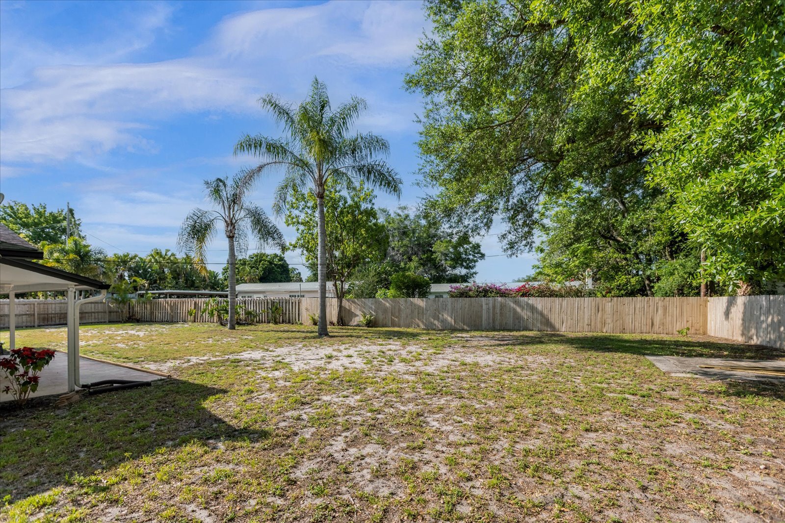 Building Photo - 641 Sherwood Dr