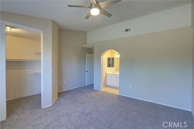 Building Photo - 26640 Braddock Rd