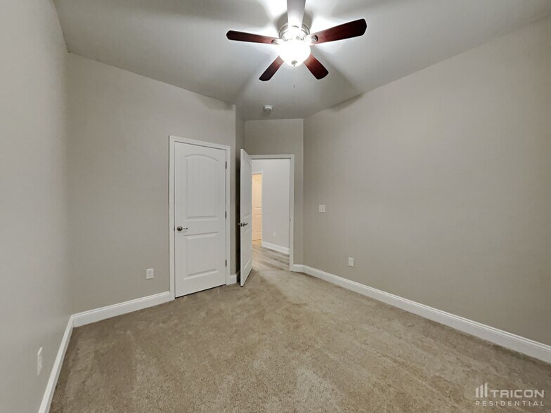 Building Photo - 506 Airdale Ln