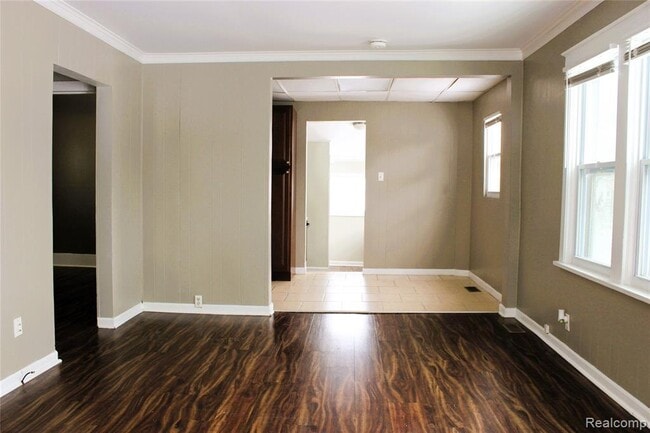 Building Photo - 510 E Hudson Ave