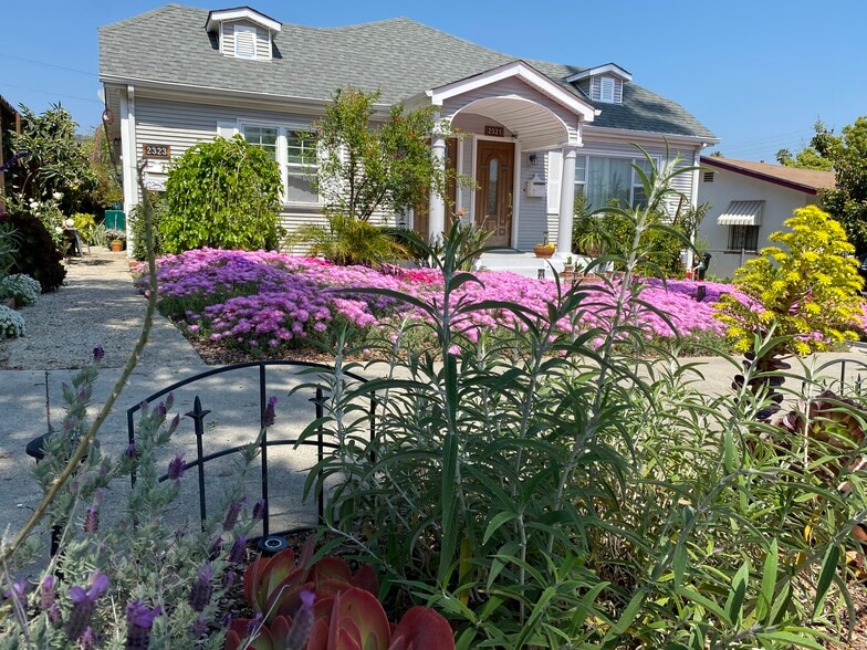 Primary Photo - 2323 Las Colinas Ave